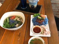 -蝶豆花蓝面条