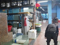 -渔人湾码头海鲜市场负二楼