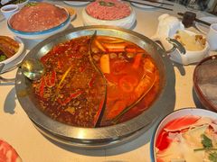 -茅草房·河畔园林火锅