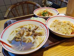 -八二小区抄手(龙湖上城天街店)