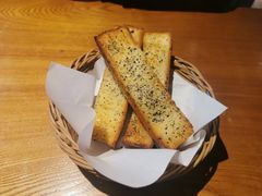 -JINNS锦时 steak&pizza(浸信会礼拜堂旧址店)