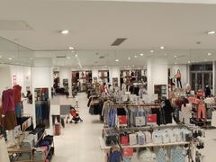 -优衣库(昆明七彩METOWN购物中心店)