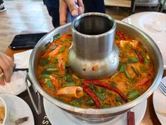 -Chom Cafe and Restaurant