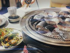-围炉肉舍丹东海鲜烤肉·烤活鳗(步行街店)
