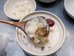 椰汁银耳炖桃胶-小团圆糖水铺(襄阳南路店)