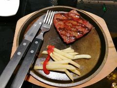 黑椒牛肉配薯条-蓝海大饭店·渔歌舫(黄岛店)