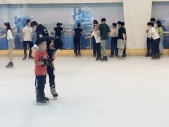 -正佳冰河湾真冰滑冰场