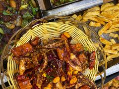 -老东镇啤酒屋海鲜加工·蒸汽海鲜·海鲜烧烤(台东店)