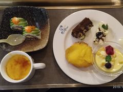 -小天鹅戴斯酒店鲸鲨百汇创作料理