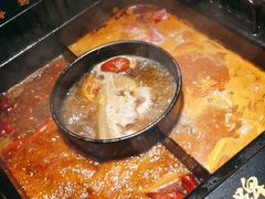 -老牌坊云南鱼豆花火锅(哈西万达店)