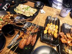 -何师烧烤·香辣蟹·川菜·30年老品牌(太古里旗舰店)
