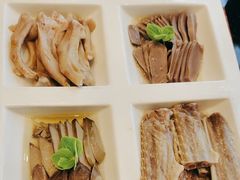 -香山湖家家宴(中山陵店)