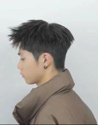 点击看大图 -逸丝风尚专注烫染