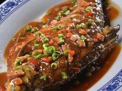 -梓檚中餐厅湖北菜小龙虾武昌鱼排骨藕汤(黄鹤楼店)