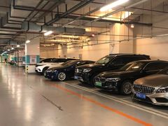 -虹桥天地-停车场