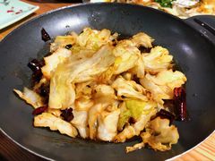 干锅包菜-老妈私房鱼头(欧洲城店)