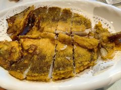 蒜香脆皮鲈鱼-老广酒楼(樱花店)