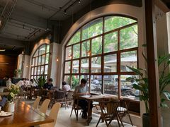 靠窗位-VESH COFFEE(定西路店)