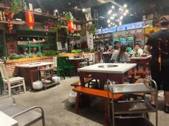 -钢管厂五区小郡肝串串香(蜀都万达店)