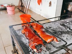 -黄记四更烤乳猪店