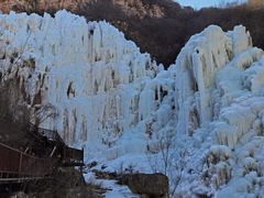 -大平台龙居瀑布旅游区