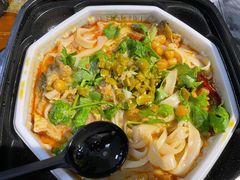 灵魂酸辣浓汤炸酱粉-小满手工粉(杭州滨江龙湖店)