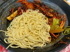 -肥肥虾庄·金牌油焖大虾(汉口城市广场店)