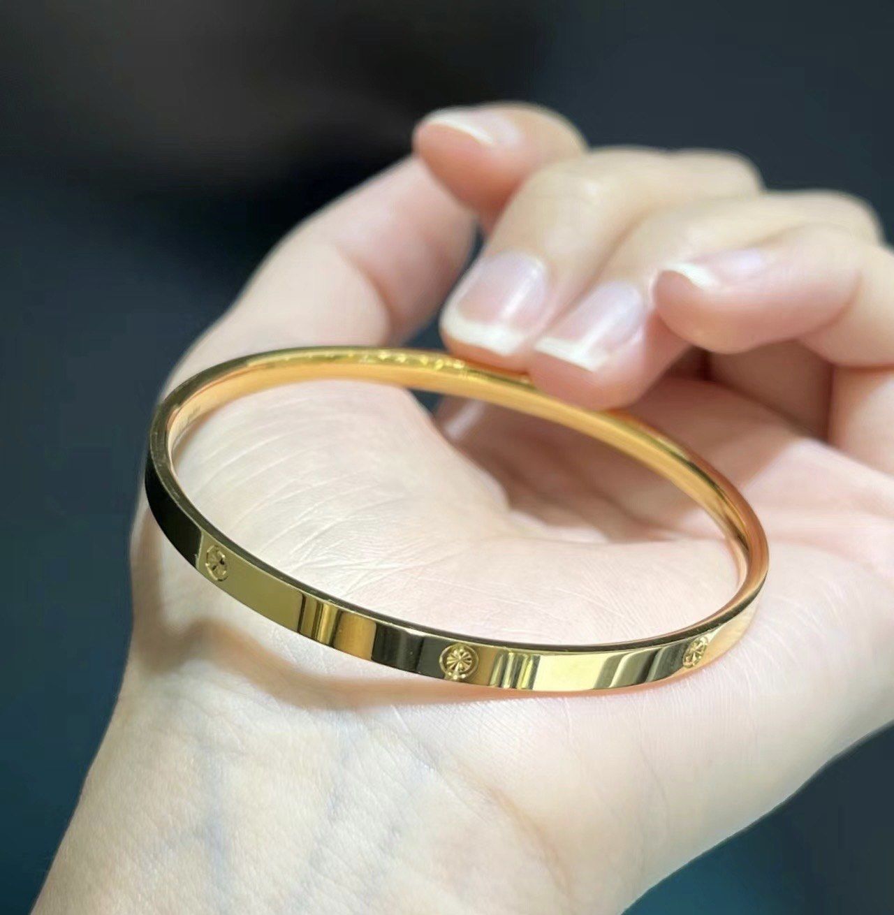 伟德bv1946官网-黄金太疯狂有人花超11万元买了“五金”