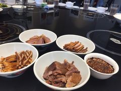 卤菜四拼-黔蘑菇四季餐厅(观山湖店)