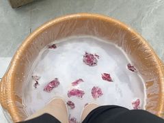 -郑远元专业修脚房(乐山通江街店)