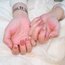 -七彩虹美甲美睫 半永久