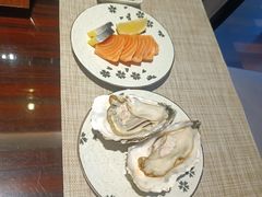 -广州万富希尔顿酒店·感趣自助餐厅·金秋蟹宴生蚝海鲜刺身