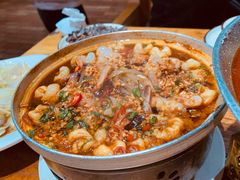 -老滇山寨•云南特色菜•地方菜•民族风情歌舞表演(金碧店)