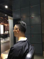 -FRIDAY星期五专业美发沙龙