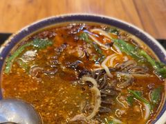 -云阿蛮云南生烫牛肉米线(奉贤路店)