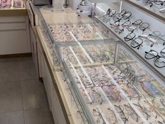 -美式眼镜·授权蔡司.依视路.尼康.豪雅.明月(南翔印象城店)