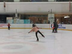 -炫采冰场(红博中央公园商场店)