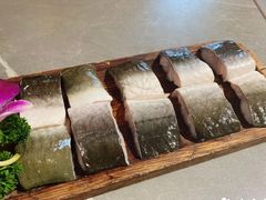 -围炉肉舍•炭烤活鳗•丹东海鲜烤肉(步行街店)