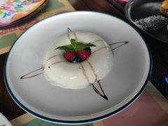 意式奶冻配浆果-安妮意大利餐厅(日坛店)