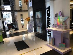 -TONI&GUY