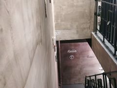 -臻鲜燕海鲜融合餐厅(金陵style店)