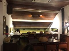 -Cuc Gach Quan Restaurant