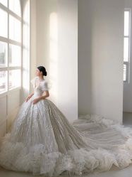 拖尾-LA GRACE高端婚纱礼服定制馆