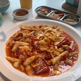 味道炒鸡正宗！里面的料也很多，牛肉炒鸡大片！