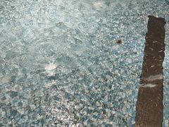 -涨巢·潮玩水疗局