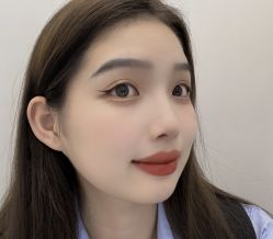 -灰姑娘美甲美睫馆