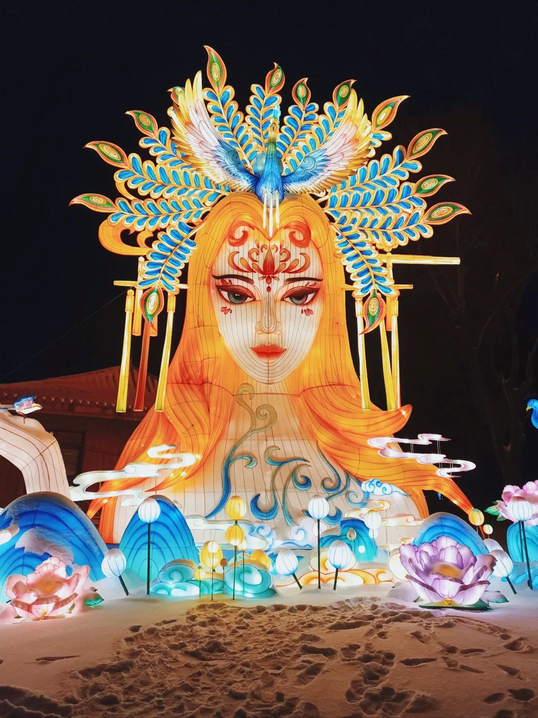 一定要晚上来哦,各种彩灯设计做工精良,太漂亮啦