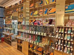 -VENCHI 闻绮(上海佛罗伦萨小镇店)