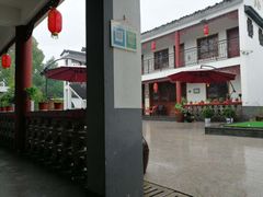 -龙湖东院农庄(乡间小路店)