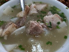 萝卜炖肘子-荣生萝卜汤饭店